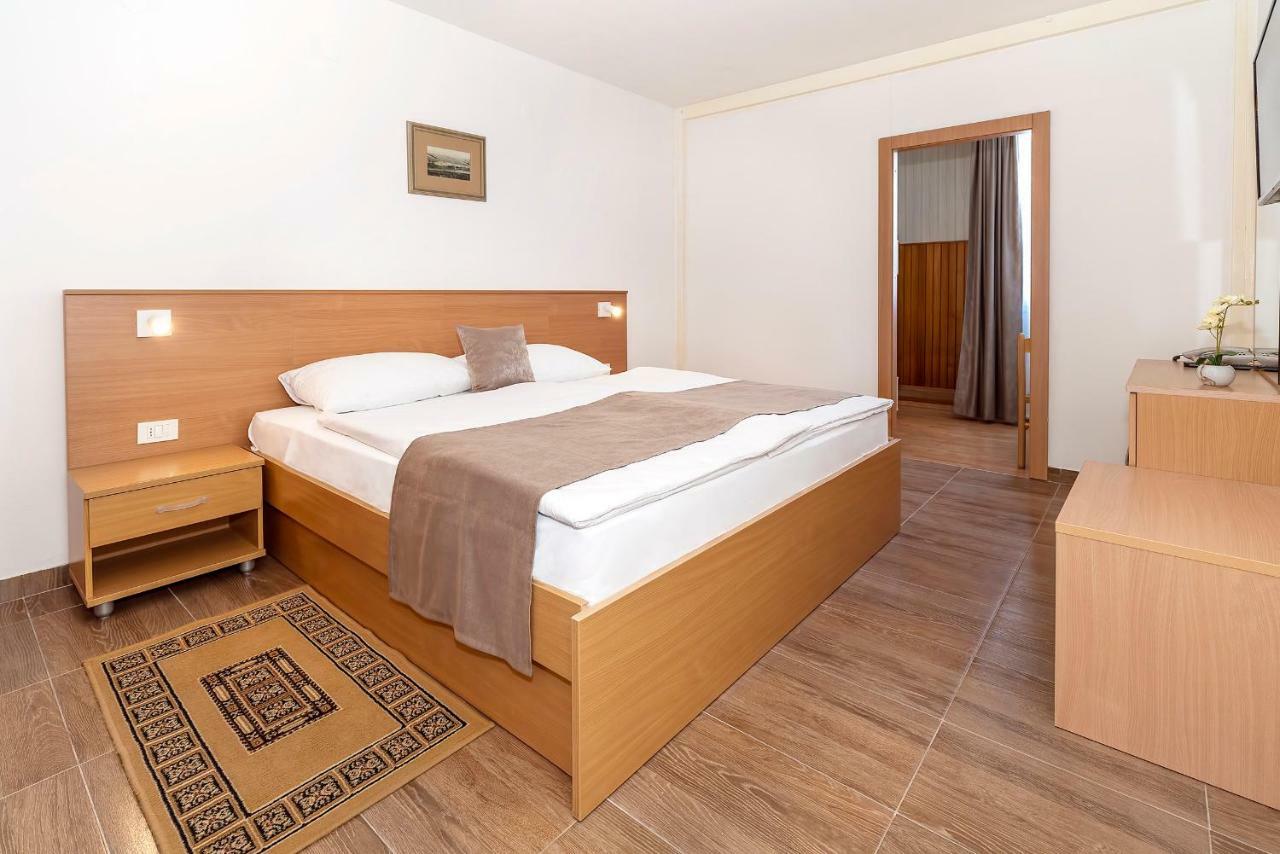 Hotel Omorika Punat Dış mekan fotoğraf